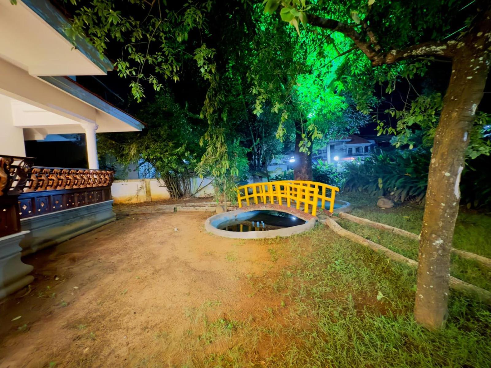 Dream Palace Alappuzha Extérieur photo